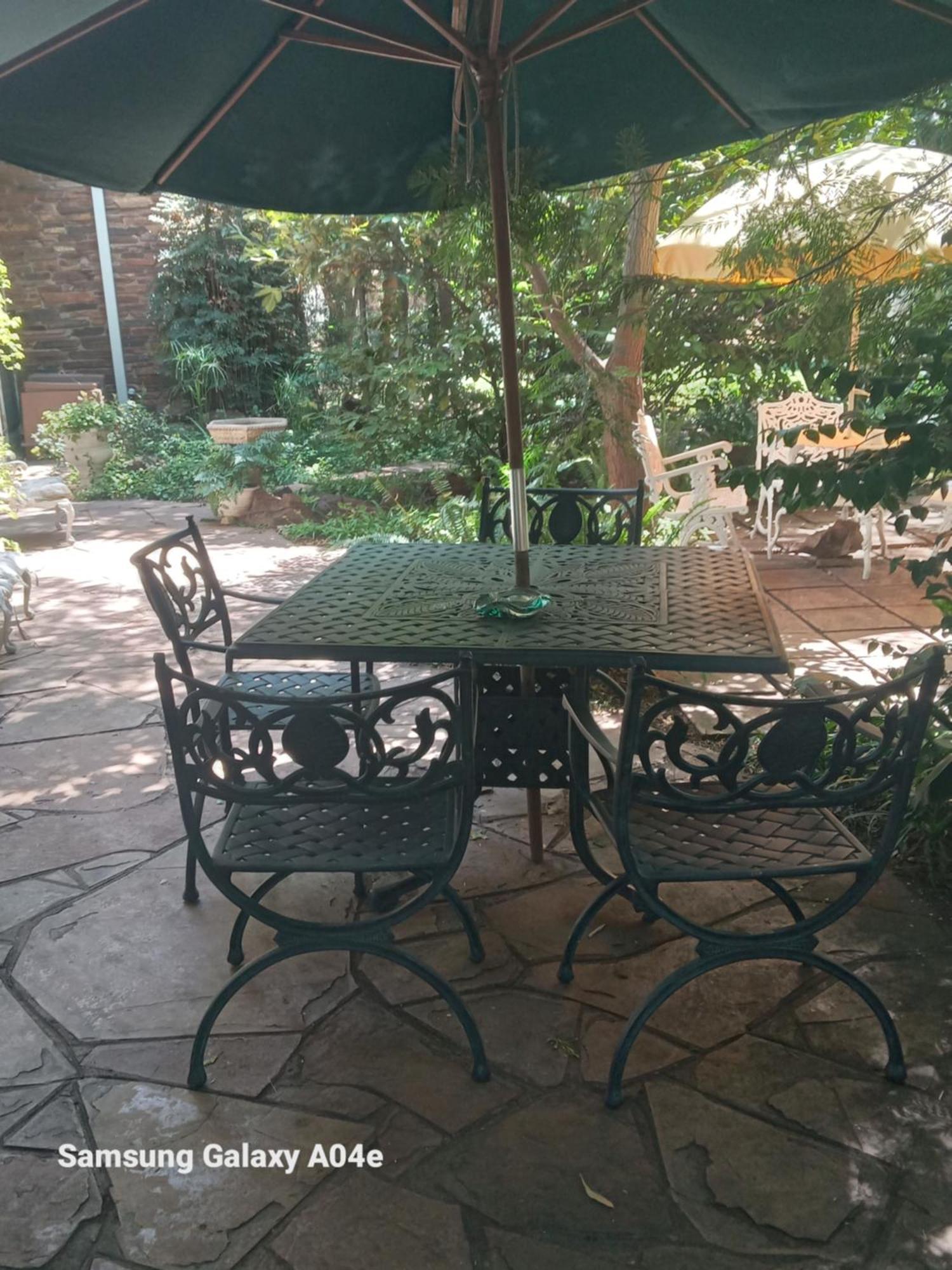 Emerald Guest House Springs Exterior foto